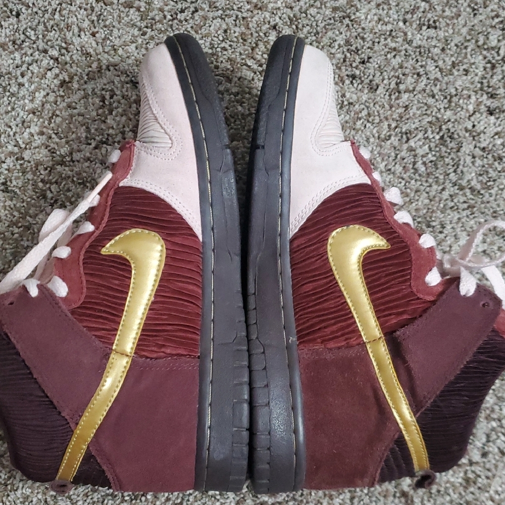 Nike SB Dunk High “Mama Bear” | Size 5.5Y (Women’s 7) - Picture 3 of 9